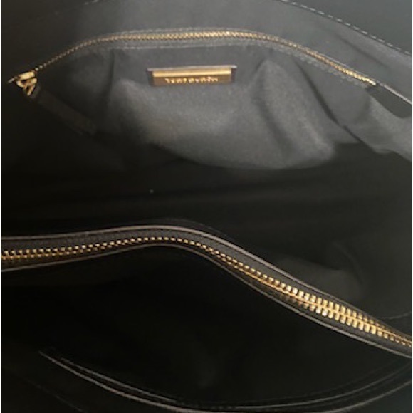 Tory Burch, tote shoulder bag with gold chains, magnetic closure - Picture 8 of 10